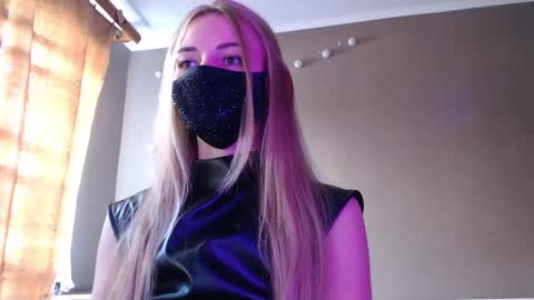 Lily online show from 09-22-25, 11:23