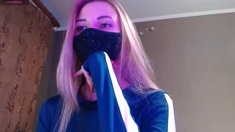 Lily online show from 09-28-25, 03:50