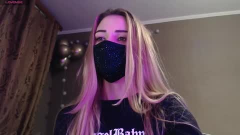 Lily online show from 11-16-25, 04:34