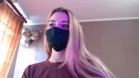 Lily online show from 11-21-25, 09:52