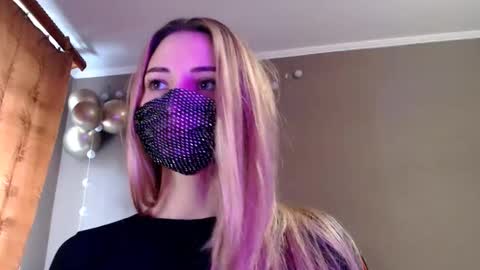 Lily online show from 11-24-25, 11:43