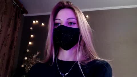 Lily online show from 03-11-26, 05:52