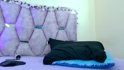 Iris online show from 03-24-26, 06:13