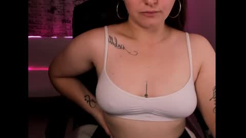 natalia online show from 10-27-25, 03:38