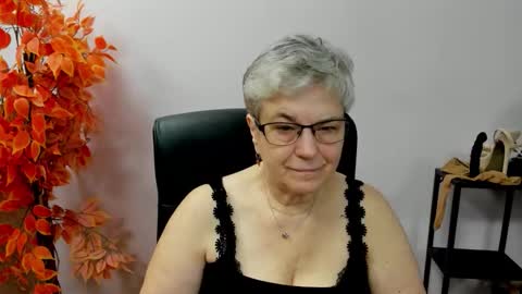 I R I S online show from 10-15-25, 07:08