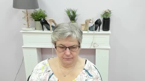 Snapshot of iris_xdesire chatting on 02-09-26, 07:12 I R I S online show from 02-09-26, 07:12