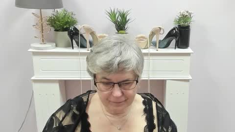 Snapshot of iris_xdesire chatting on 02-17-26, 07:16 I R I S online show from 02-17-26, 07:16