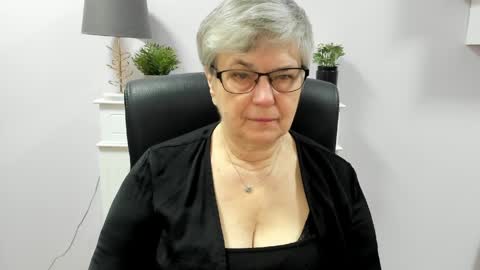 I R I S online show from 04-09-26, 06:13