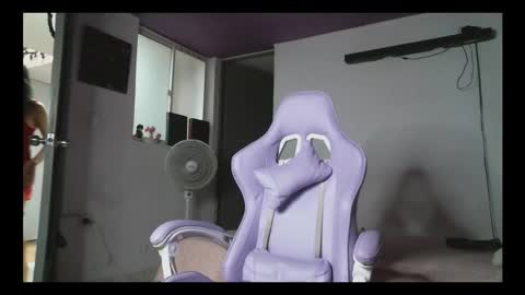 Snapshot of irisbell_ chatting on 09-20-25, 02:51 Camilla online show from 09-20-25, 02:51