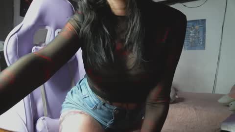 Snapshot of irisbell_ chatting on 09-29-25, 11:42 Camilla online show from 09-29-25, 11:42