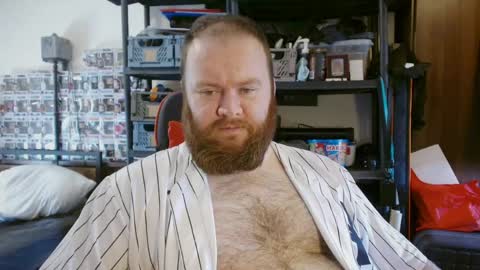 Snapshot of irishdaddy24 chatting on 04-08-26, 11:32 twitter theirishman205 online show from 04-08-26, 11:32