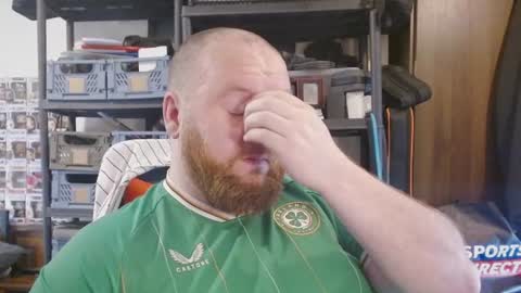 Snapshot of irishdaddy24 chatting on 06-11-26, 11:30 twitter theirishman205 online show from 06-11-26, 11:30