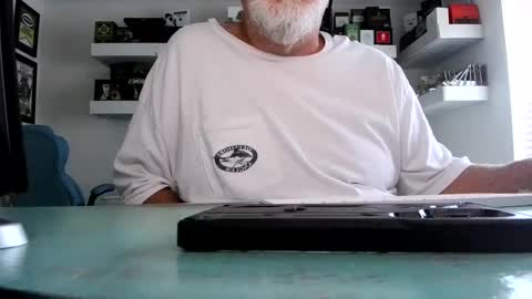 Irishdudelove online show from 09-19-25, 12:17