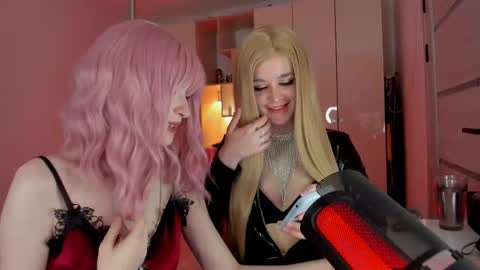 Snapshot of irisice chatting on 05-20-26, 04:35 Miss Iris Fansly Miss Iris new inst. online show from 05-20-26, 04:35