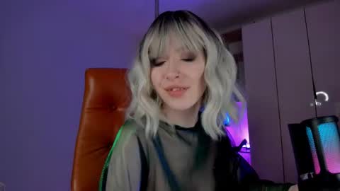 Snapshot of irisice chatting on 06-10-26, 08:08 Miss Iris Fansly Miss Iris new inst. online show from 06-10-26, 08:08