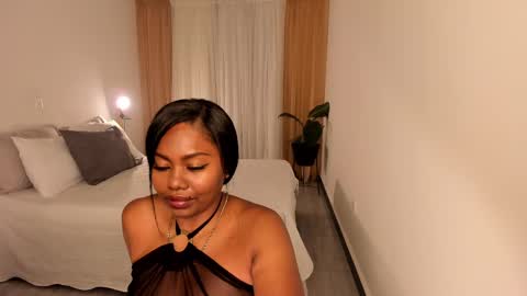 Snapshot of irismoon777 chatting on 11-09-25, 08:01 Rose online show from 11-09-25, 08:01