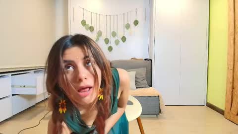 Iris Rosse online show from 11-27-25, 06:04