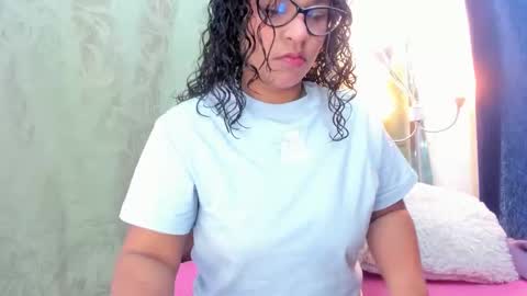 Snapshot of iriss_25 chatting on 02-18-25, 12:17 iris online show from 02-18-25, 12:17