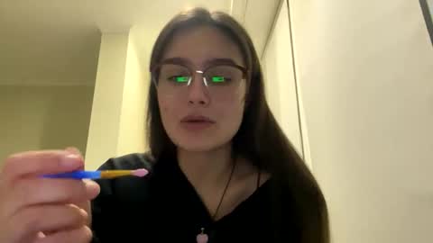 irisss31 online show from 04-12-26, 06:46