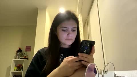 irisss31 online show from 04-19-26, 06:21