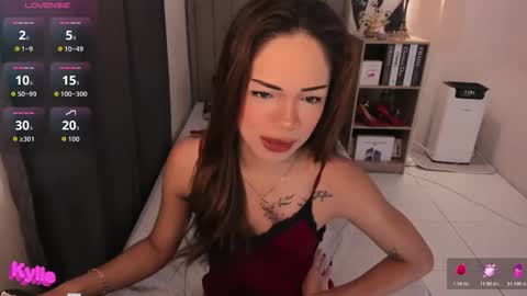 Kylie Babaeng di para sa lahat online show from 02-23-26, 04:43