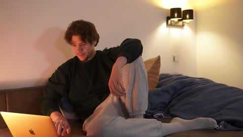 Sam online show from 11-24-25, 10:53