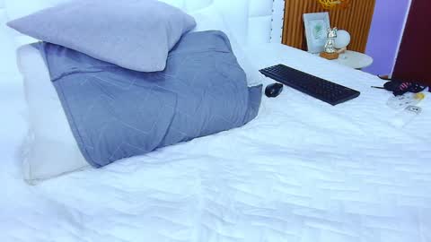 Snapshot of irresistiblemilf chatting on 01-26-25, 06:06 Sandy online show from 01-26-25, 06:06