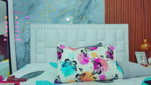 Snapshot of irresistiblemilf chatting on 01-28-25, 12:11 Sandy online show from 01-28-25, 12:11