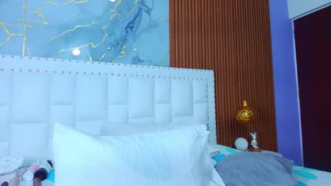 Snapshot of irresistiblemilf chatting on 02-13-25, 12:11 Sandy online show from 02-13-25, 12:11
