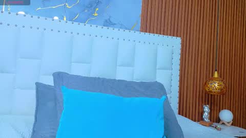 Snapshot of irresistiblemilf chatting on 09-15-25, 12:27 Sandy online show from 09-15-25, 12:27