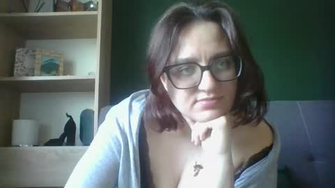 Snapshot of irresistibleparis chatting on 04-24-26, 05:43 Paris online show from 04-24-26, 05:43