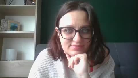 Snapshot of irresistibleparis chatting on 05-11-26, 05:46 Paris online show from 05-11-26, 05:46