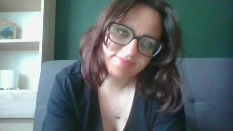Snapshot of irresistibleparis chatting on 05-20-26, 05:57 Paris online show from 05-20-26, 05:57
