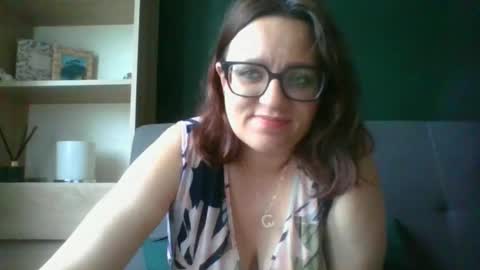 Snapshot of irresistibleparis chatting on 06-10-26, 05:28 Paris online show from 06-10-26, 05:28