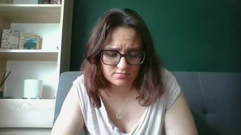 Snapshot of irresistibleparis chatting on 06-18-26, 09:14 Paris online show from 06-18-26, 09:14