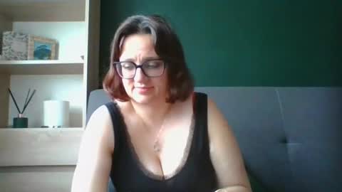 Snapshot of irresistibleparis chatting on 07-10-26, 06:50 Paris online show from 07-10-26, 06:50