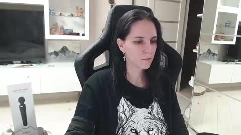 Irwi Tomboy online show from 02-14-25, 09:32