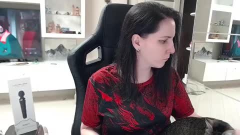 Irwi Tomboy online show from 02-17-25, 06:53