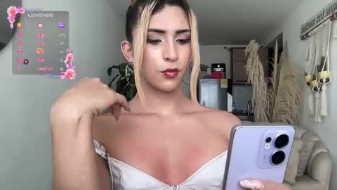 Snapshot of isa__fox_1 chatting on 05-20-26, 07:53 Isabella online show from 05-20-26, 07:53