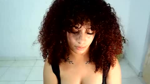 isa_bellaxx23 online show from 06-03-26, 12:57