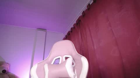 Isabella  online show from 11-05-25, 10:48