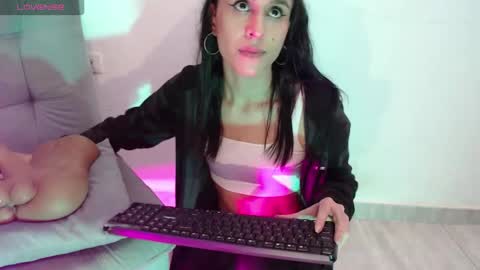 Isabella Hall online show from 03-18-26, 12:47