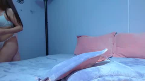 isa_jones1 online show from 12-03-24, 01:41