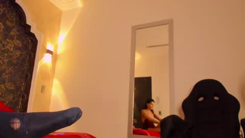 Isa  online show from 01-21-25, 04:16