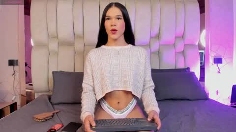 Isa  online show from 04-22-26, 03:42