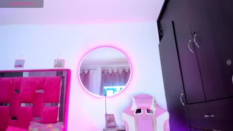 isa_lovestory online show from 06-12-26, 01:04