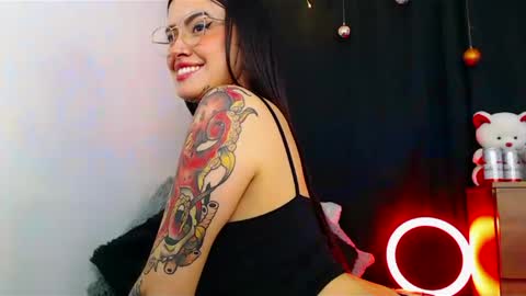 Snapshot of isa_maiden_ chatting on 12-30-24, 10:55 online show from 12-30-24, 10:55