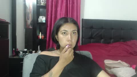 Snapshot of isa_mey chatting on 01-22-25, 03:20 Isa online show from 01-22-25, 03:20