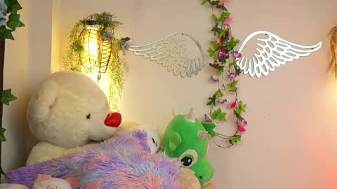 Isabella        online show from 10-18-25, 06:08