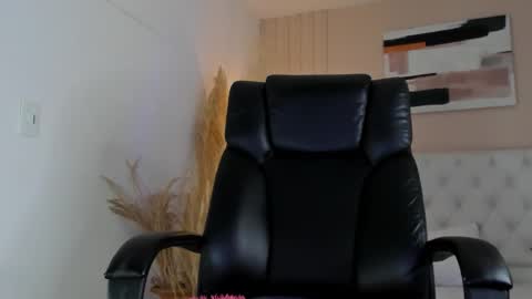 isaac_cryston online show from 01-06-26, 08:01